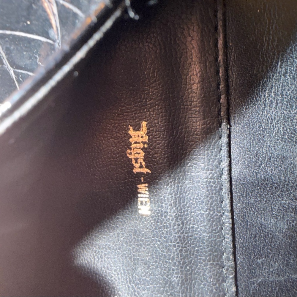 Nigst-Wien Vintage Black Crocodile Pattern Crossbody Bag with Gold Accents - Picture 12 of 13